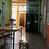 Hostal Tricontinental