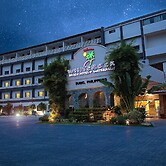 Whiterock Beach Hotel + Waterpark