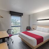 City Express by Marriott Guadalajara Aeropuerto