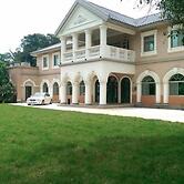 VICTORIA STAR HOTELS & BUSINESS VILLAGES