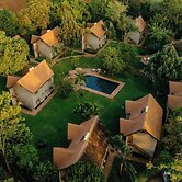 Weru Weru River Lodge