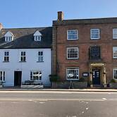 The Ilchester Arms Hotel