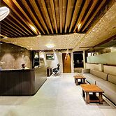 DREAMZ INN & SUITE