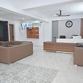 Purav Hotel