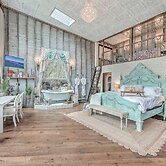 The Charleston Treehouse