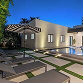 Villa Grace by Rove Travel Home W/pool & Jacuzzi