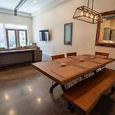 Downtown Urban Retreat 6 Beds Perfect for Groups