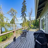 Private Beach & Hot Tub! Family Gem on Puget Sound