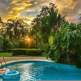 Private Suite 102 Walking Distance to the Beach