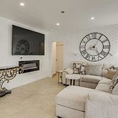 4 Mi to Hard Rock Stadium & Lakes! Elegant Home