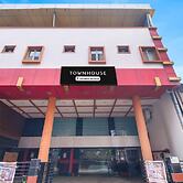 Suite Gajuwaka Near CMR Mall
