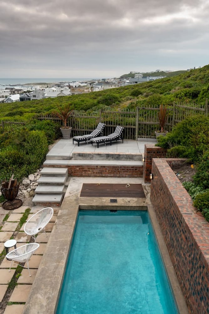 Yzerfontein 3 Bed House With Pool Sea Views