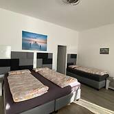 Race & Rest Apartments