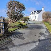 2 Bed House - Sleeps 6 - Pets - Parking - Wifi