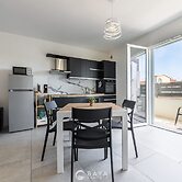 Modern 2BR Retreat in Pula - Bright Quiet