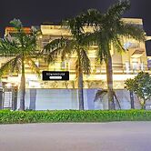 Classic With Balcony Sector 49 Sohna Rd