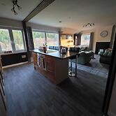 Apartment Sleeps 4 With Garden