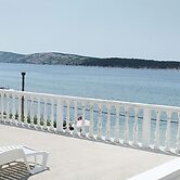 Seafront Apartment on the Island of Rab