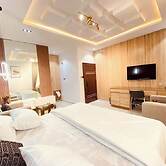 Cecillia Exclusive Hotel And Suites