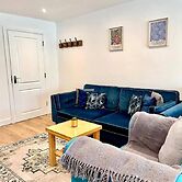 Tranquil Turquoise - 3 Bed House With Parking