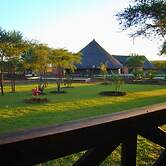 Chobe Lesoma Chalets Hotel