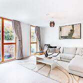 Perfect Booking Large Home With Driveway Parking