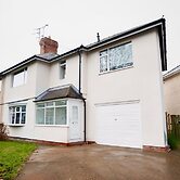Perfect Booking 5 min Drive to Blyth Beach