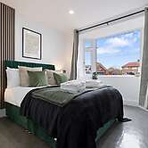 Southampton Getaway Huge Home Garden Sleeps 10