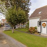 Charming 2-bedroom Escape in Worthing