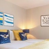 Contractor Stay Hatfield Free Parking Sleeps 4