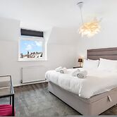 Central Horsham 5BR Home Parking Pets Allowed