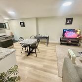 Airport Getaway 4 min to Moncton Airport, Free Parking and Super Fast 