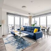High Rise 1BR Condo w Balcony & Beautiful Views