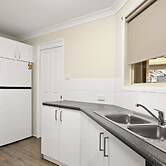 Modern 4BR Muswellbrook Stay