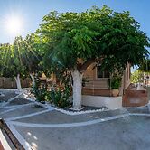Seaside Plitra Paradiso - Steps From the Beach