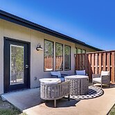Soccer Fans Welcome! Luxe Raymore Escape w/ Patio
