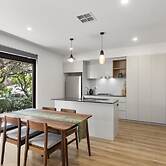 Stylish 3-bed Townhouse Near City Fringe