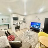 Stylish Home Near Moncton Airport Free Parking & Fast Wifi