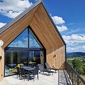 House With a Garden and a View of the Mountains
