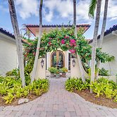 Endless Beach Days! Luxe Vero Beach Home w/ Pool