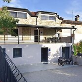 Comfortable Vacation Retreat With Parking