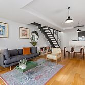Spacious 2-bed Retreat in Rosebery