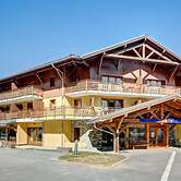 Couple Getaway With Mountain View