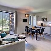 8-person Savoie Family Retreat