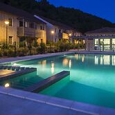 Stay in Les Eyzies With Pool