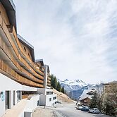 Adapted Stay With Ski-in/ski-out Access