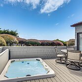 Dog-friendly Haven w/ Stunning Views in Bodega Bay