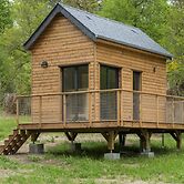 Cabin Near Meyrignac Lake
