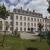 Elegant Vineyard Stay for Three