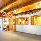 Family Mountain Stay for Five